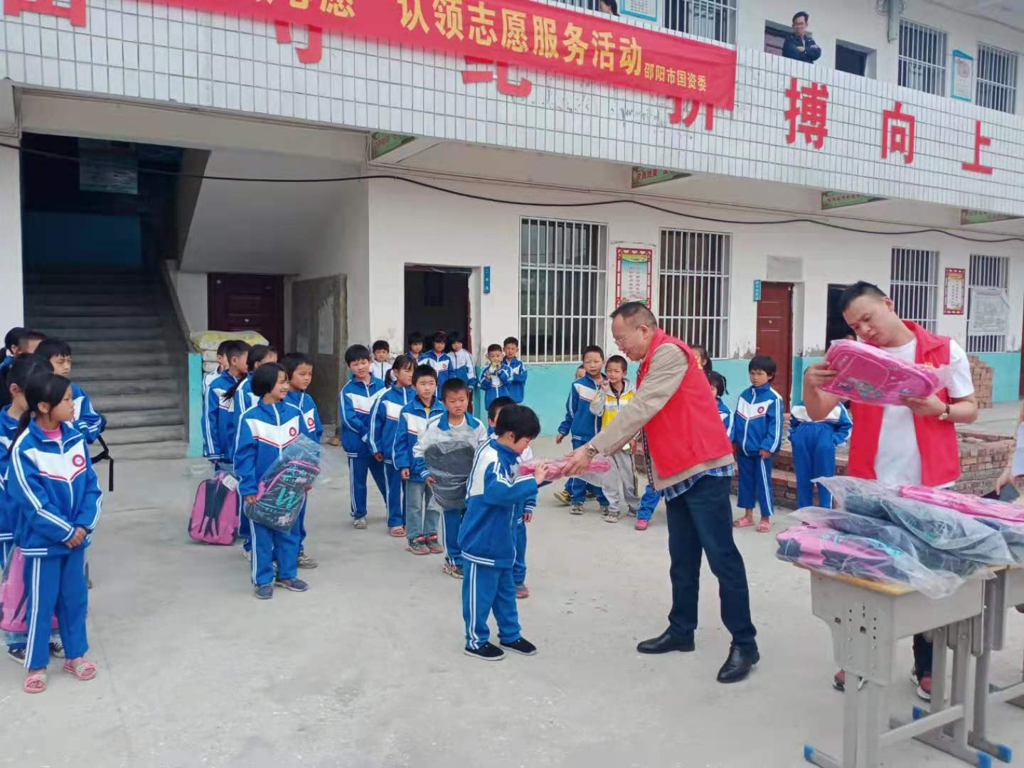 新邵龙溪铺镇：认领“微心愿” 争当“圆梦人”(图1)