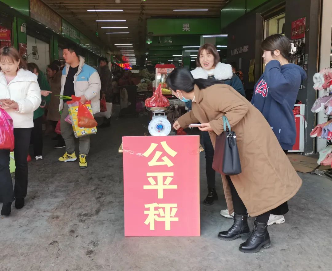 夏业伟调研督导陈家坊镇清廉市场建设(图2)