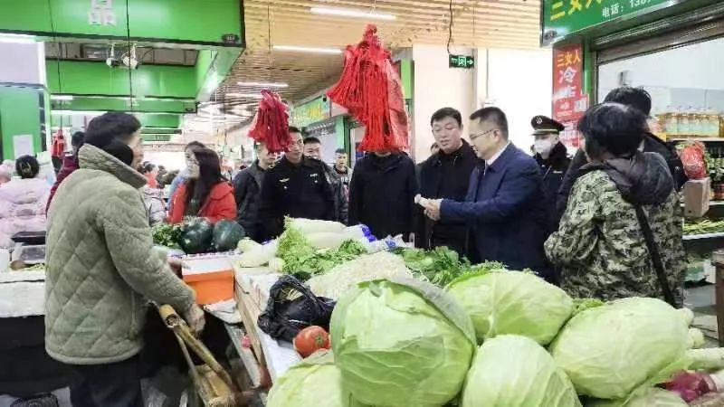 夏业伟调研督导陈家坊镇清廉市场建设(图1)