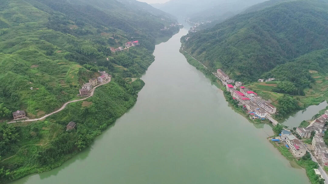 新邵大新镇：路通民心 旅游兴镇(图1)